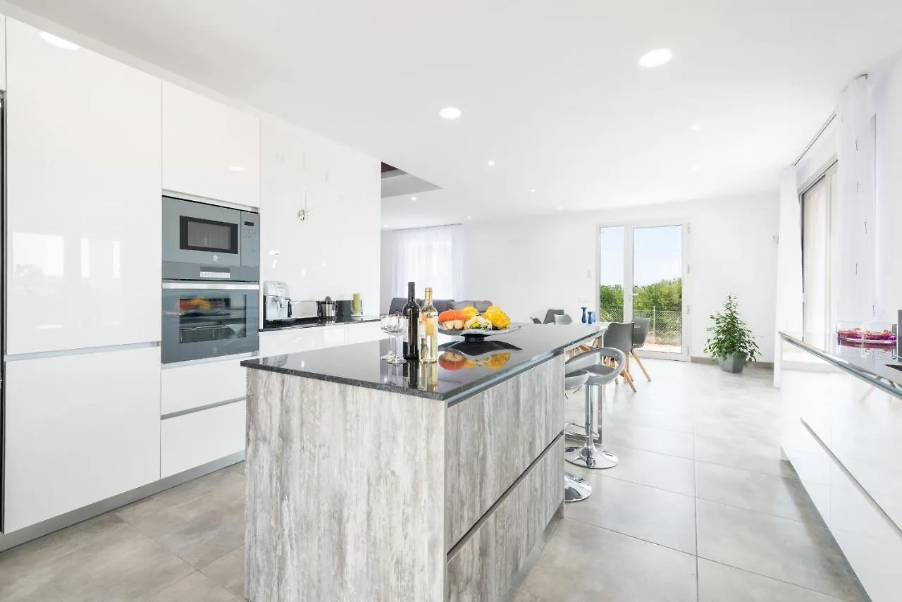לובי Villa Albaimar With Swimming Pool And Garden ספרד